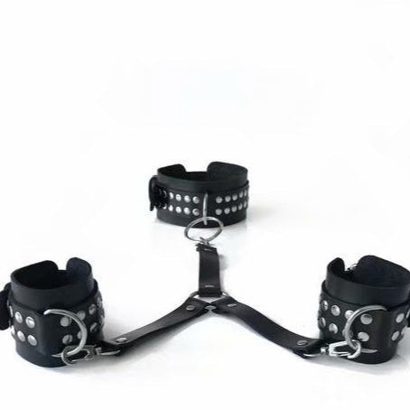 Women’s Leather Backhand Neckcuffs Lingerie Set